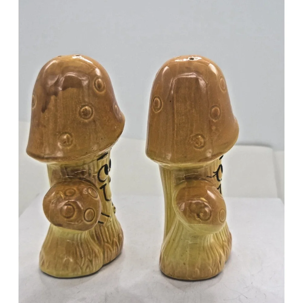 Vintage MCM Japan Mushroom Salt & Pepper Shakers with Stoppers Anthropomorphic